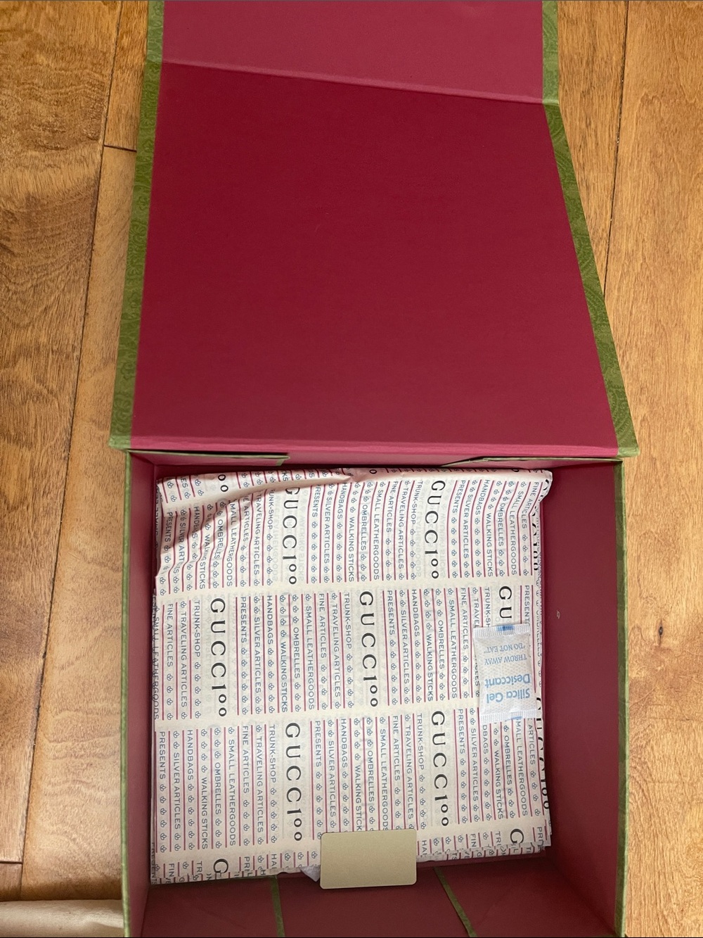 NWOT Gucci Cream Canvas Tote with Logo Plaque - Picture 3 of 8